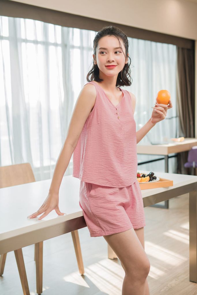  Bộ đũi đùi mặc nhà nữ sát nách cổ V phối cúc 