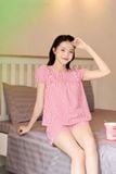  Bộ thô kẻ mặc nhà nữ dáng quần đùi cổ tròn nhún ngực 