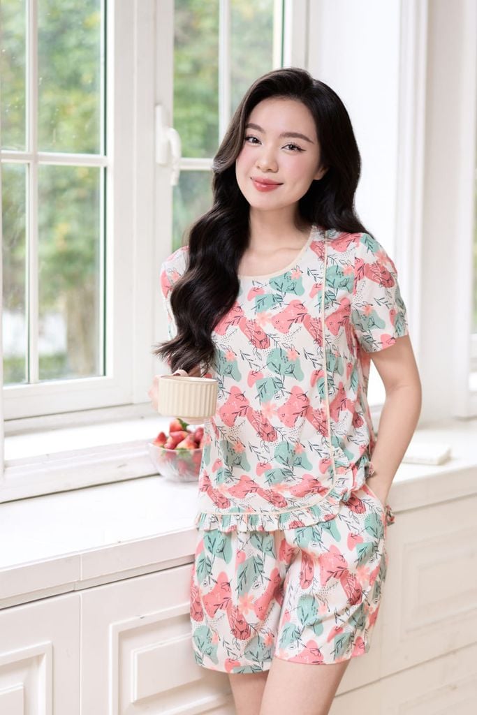  Bộ mặc nhà nữ dáng quần đùi cộc tay gấu bèo chất lanh họa tiết hoa mềm 