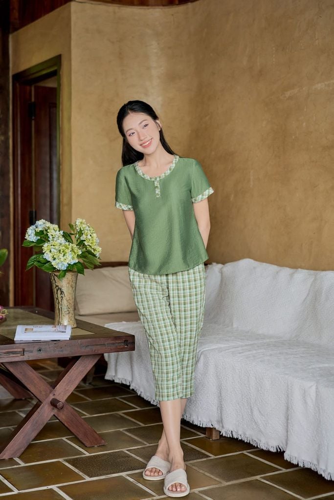  Bộ lửng mặc nhà nữ Cardina chất liệu đũi bamboo cổ trụ phối 