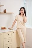  Bộ cotton nữ quần lửng tay xoắn túi ngực thêu hình 