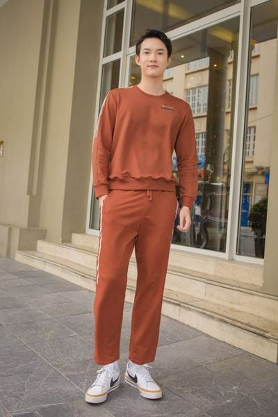  Bộ thu đông nam chất liệu nỉ da cá, kiểu dáng quần suông in kẻ 