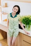  Bộ pijama lụa kiểu dáng quần đùi áo phối cổ họa tiết 