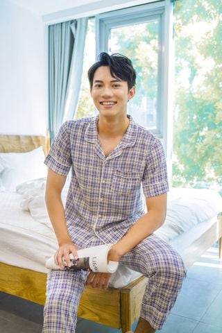 Bộ pijama nam thô kẻ tay cộc quần dài