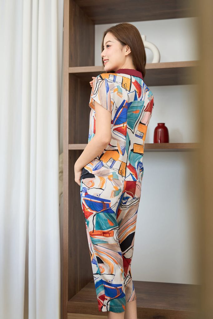  Bộ pijama lửng nữ mặc nhà chất liệu lụa tay liền phối cổ 