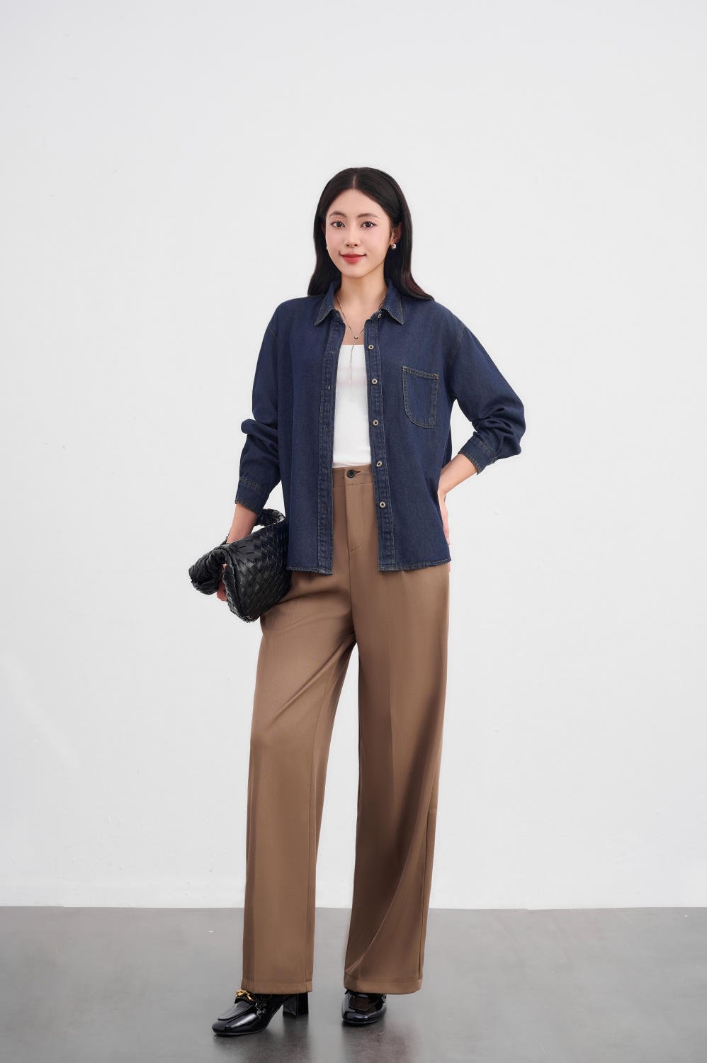 Áo sơ mi Form relaxed và quần âu/quần jeans