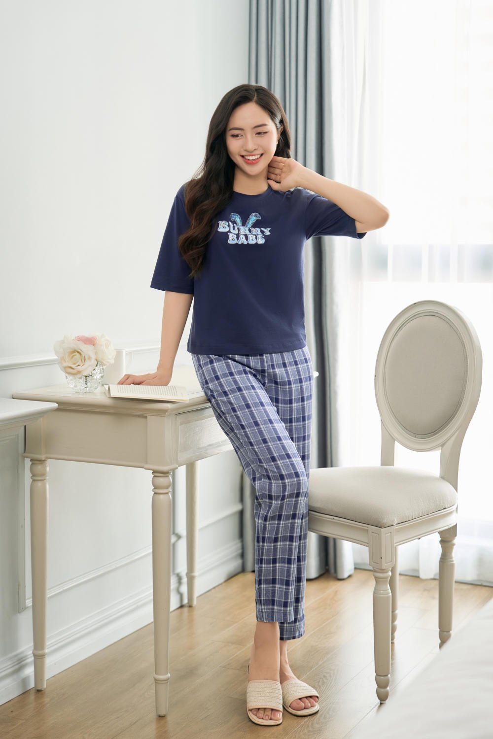 Bộ cotton thô kẻ quần dài tay lỡ basic, gọn gàng, gọn dáng