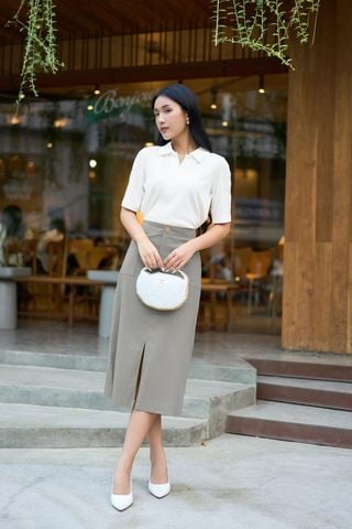 Chân váy chữ A xẻ trước có túi lót trong chất linen mềm mại