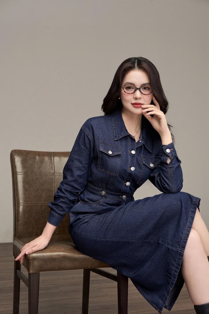  Đầm jean dài tay dáng suông 