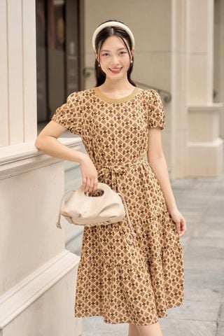 Đầm lụa Hàn Châu cổ phối thắt eo nhẹ nhàng, nữ tính