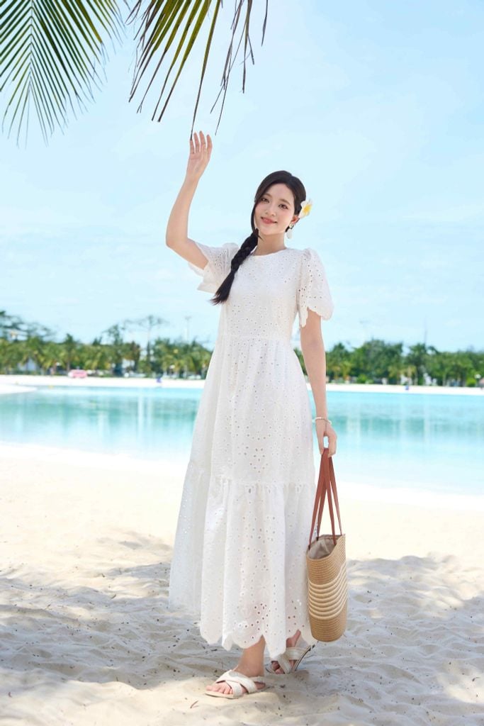  Đầm maxi đi biển vải thô boi dáng suông tay lỡ thêu màu trắng 