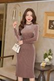  Đầm nhung tăm dáng ôm dài tay cổ đức cutout phong cách 