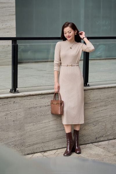  Đầm ôm body dáng dài chất liệu nỉ lông cừu đai eo trang trí 