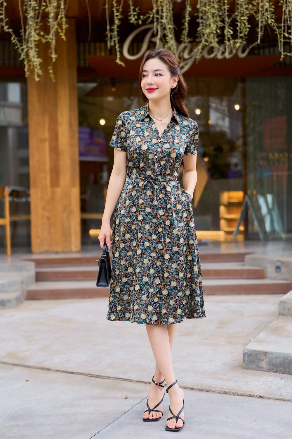 Đầm chữ A cao cấp dáng cổ sơ mi phối dây rút chất lụa latin hoạ tiết