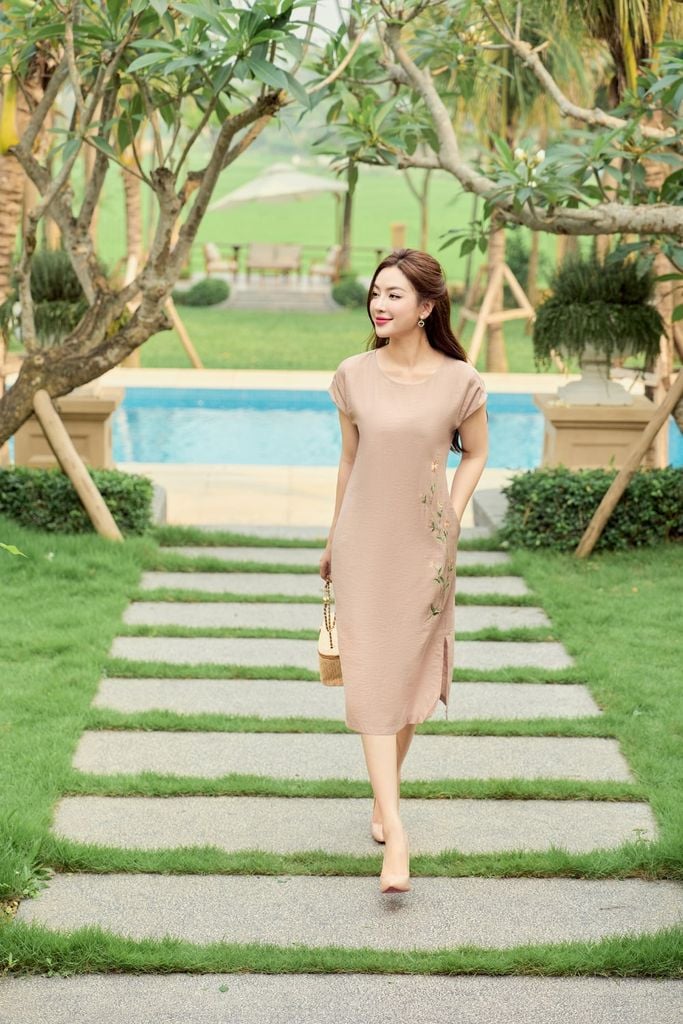  Đầm suông nữ NOHU 2026 chất liệu đũi Bamboo dáng tay liền thêu hoa 