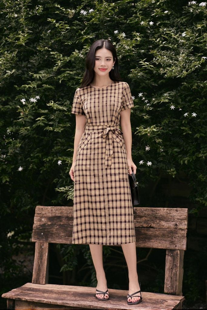  Đầm thô kẻ caro túi chéo thắt eo tôn dáng 