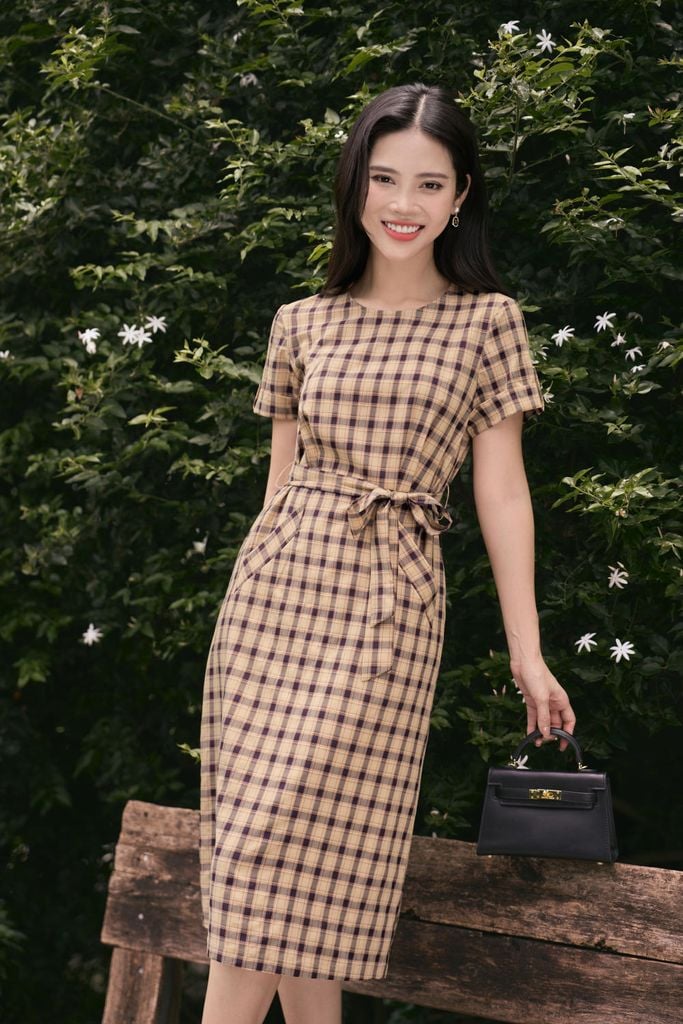  Đầm thô kẻ caro túi chéo thắt eo tôn dáng 