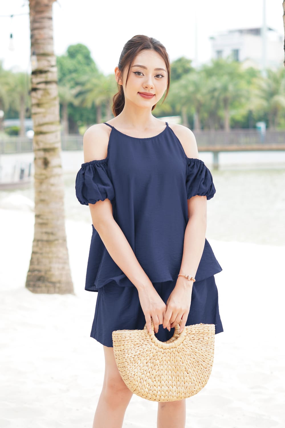 Áo cổ yếm