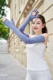  Găng tay chống nắng nữ dài chất liệu sợi lạnh Icetext cản 100% UV 
