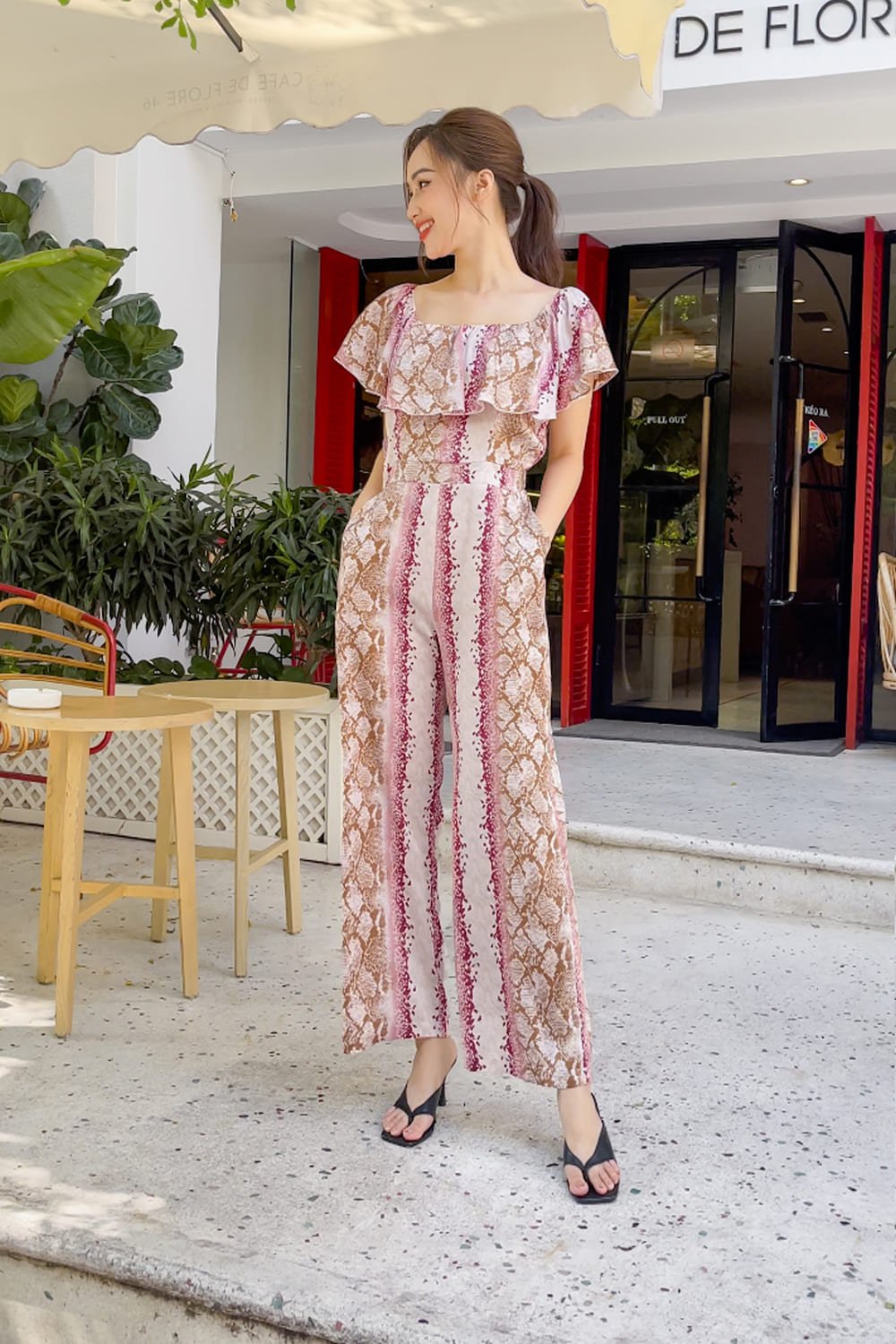 Jumpsuit lụa trễ vai hoa tiết CARDINA