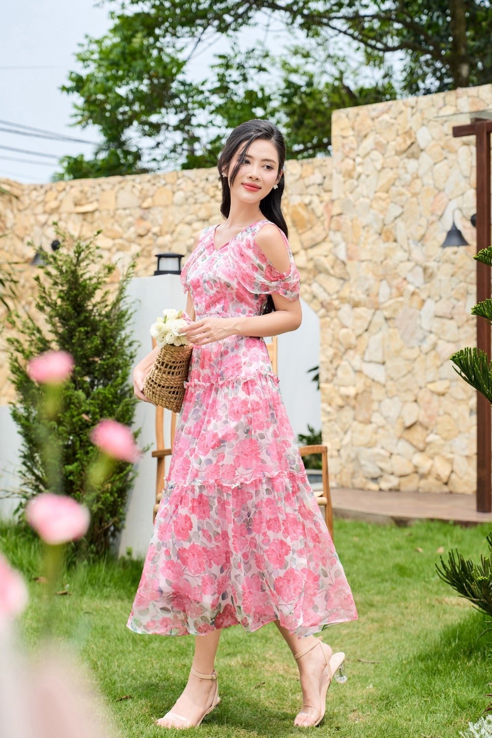 Đầm hở vai maxi vai bèo hoa nhí chất liệu tơ xước mềm mại