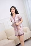  Bộ Pyjama lụa Satin đùi họa tiết cổ Y phối màu nữ tính 