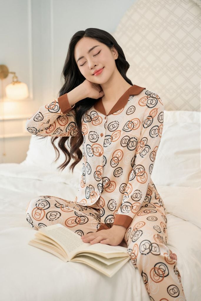  Bộ pyjama dài tay phối cổ quần dài chất lụa cao cấp 