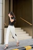  Quần jean ống đứng cạp cao hai cúc Cardina 