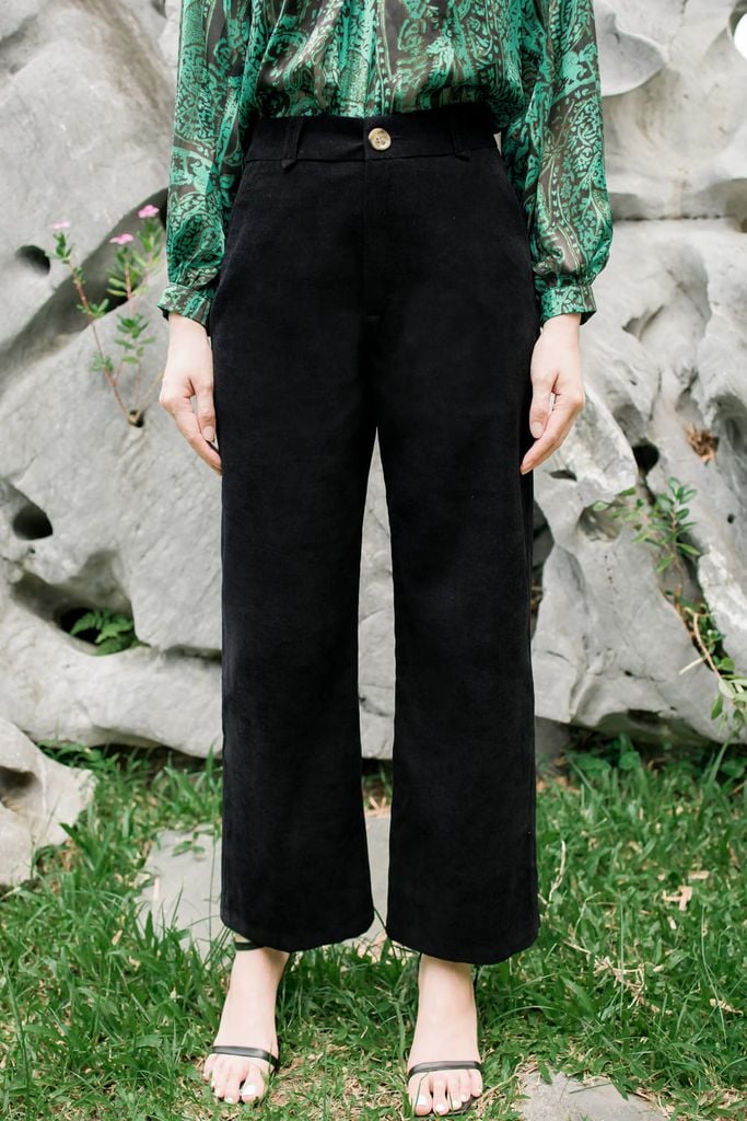  Quần suông Cardina kiểu dáng thanh lịch, chất liệu nhung tăm mềm mại 