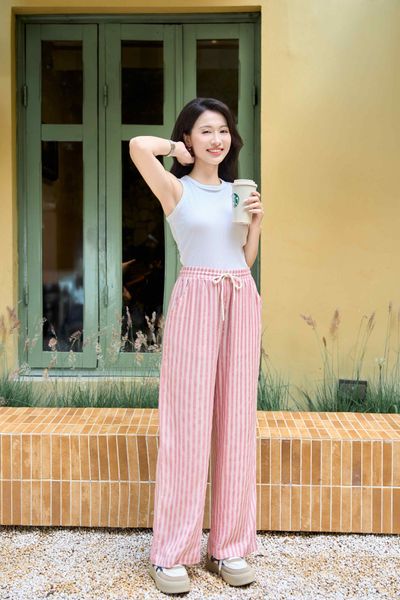  Quần suông nữ Cardina dòng casual vải đũi họa tiết sọc cạp chun 