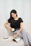  Quần nữ dòng Younger vải xước chấm bi thiết kế suông chấm bi 