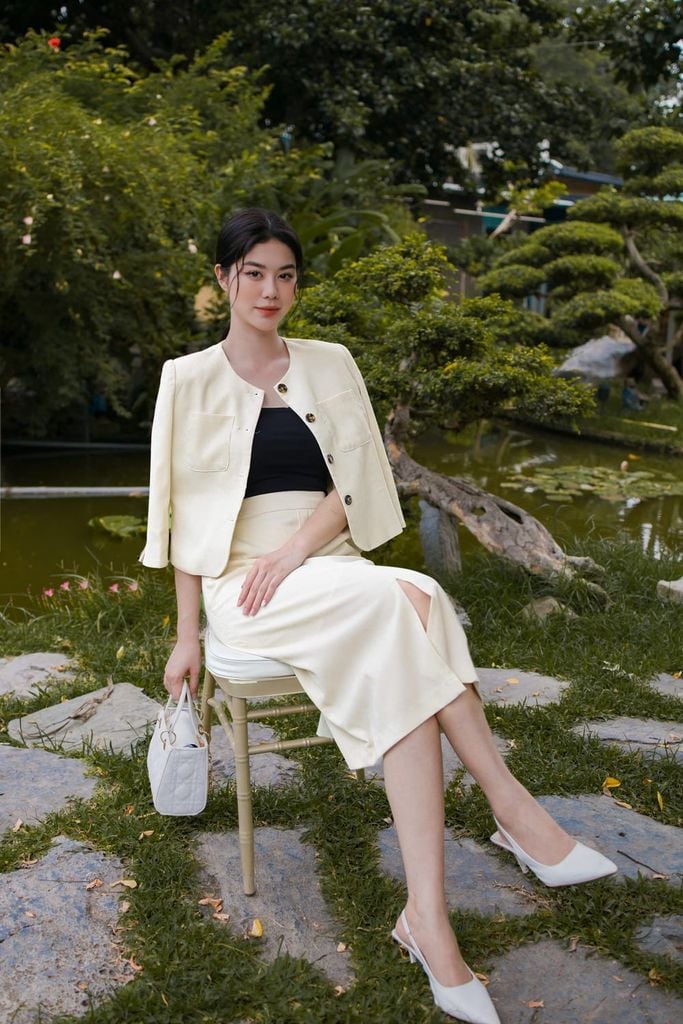  Set áo tay lỡ phối chân váy suông A chất nhung kẻ 