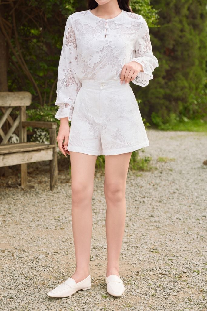  Quần đùi ren thêu lót habutai túi hai bên cúc cài 