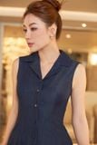  Đầm sát nách dáng A cổ vest chất liệu denim lụa túi hông 