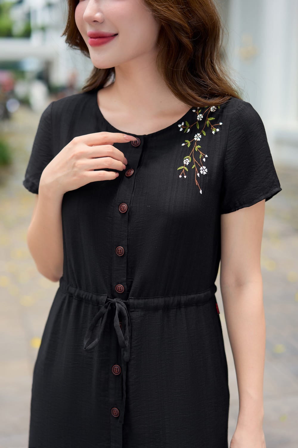 Đầm suông Linen thêu hoa thủ công