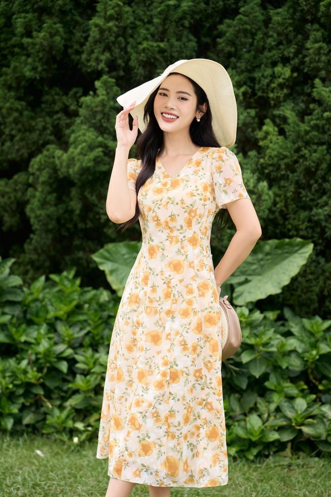  Đầm maxi xòe hoa nhí chất liệu chiffon cổ V 