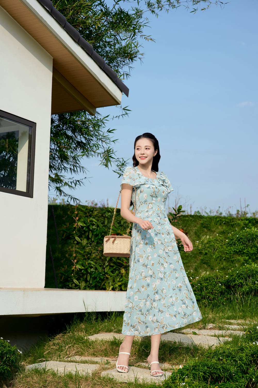 Váy thiết kế dáng maxi cánh tiên cổ V chất liệu tơ óng