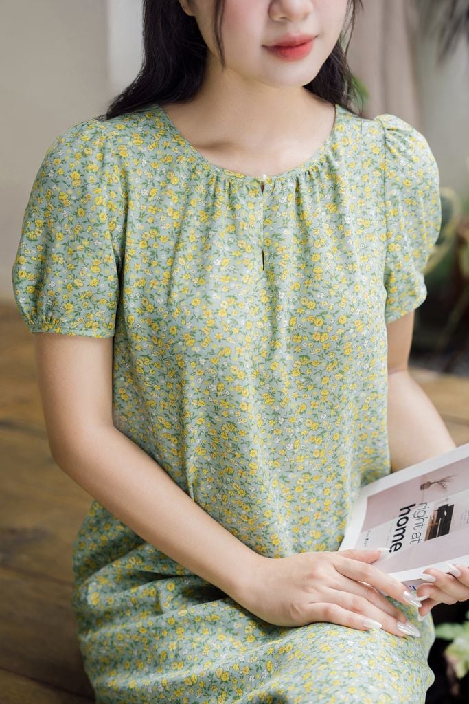  Đầm suông cổ tròn chất lụa hàn châu họa tiết hoa nhí 