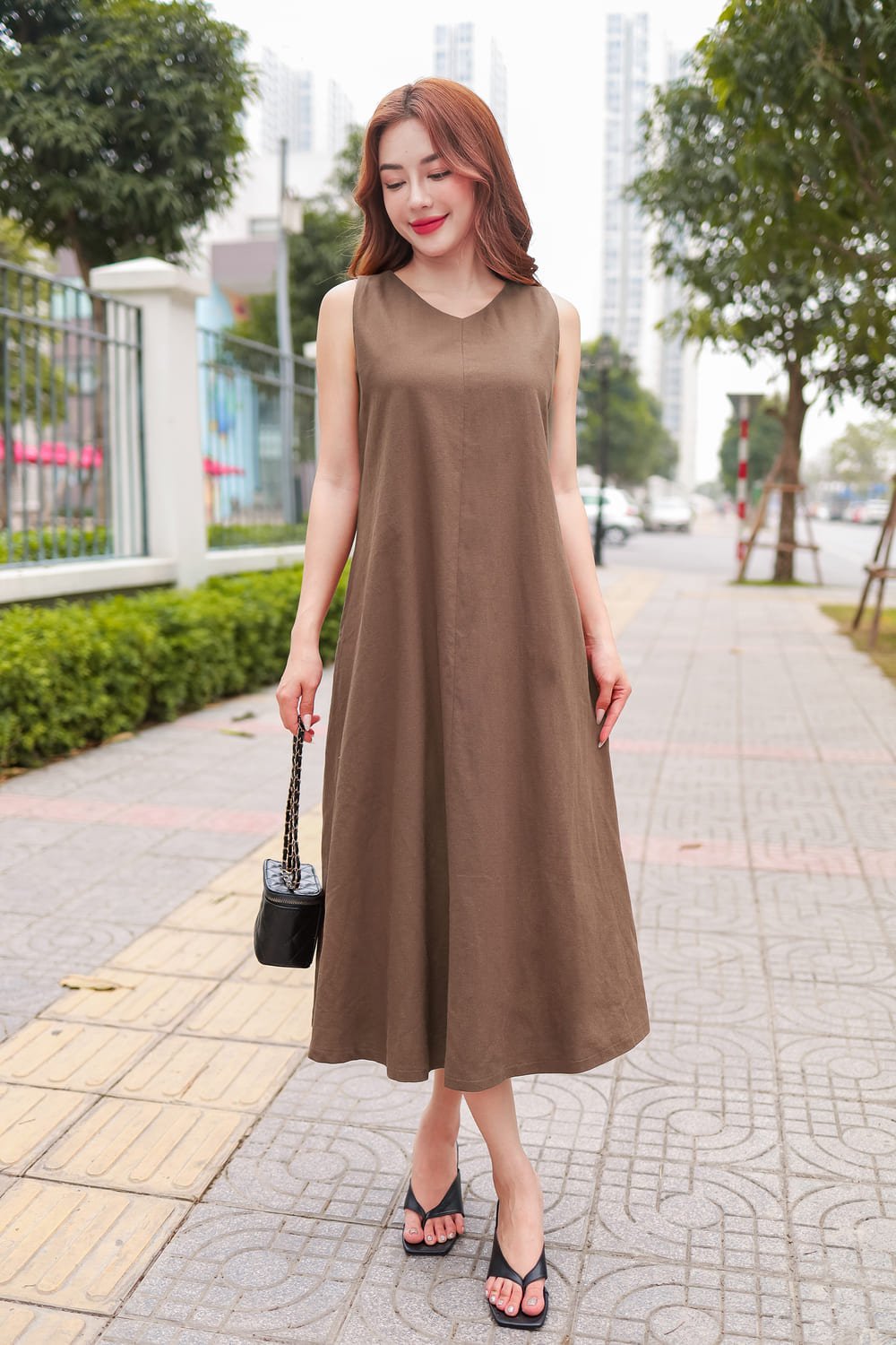 Đầm linen sát nách dáng suông Cardina