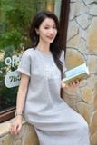  Đầm suông Cardina Younger vải umi lạnh dáng dài in chữ Light The World 