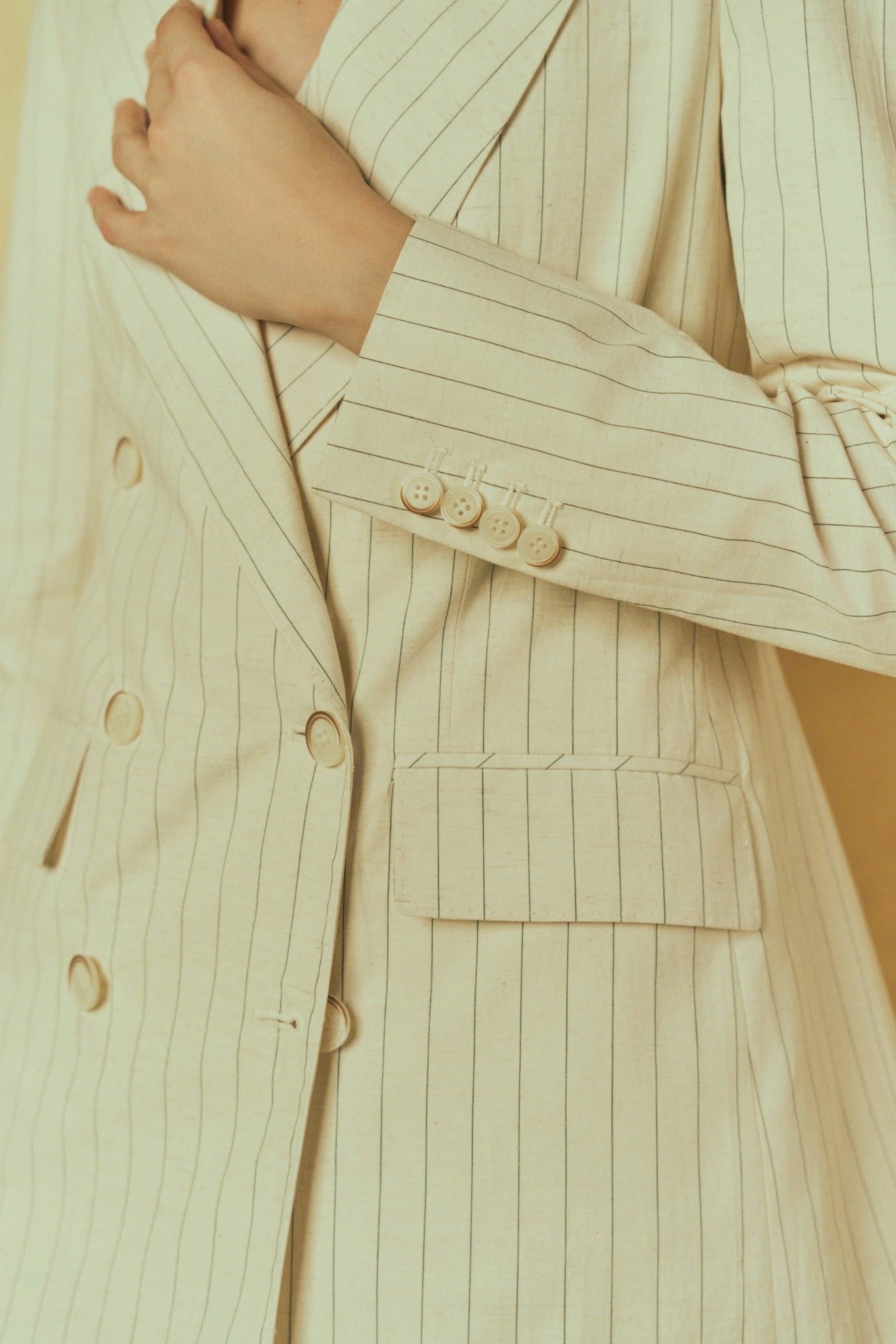  SUNBEAM CREAM PINSTRIPE DOUBLES BREAST SUIT 