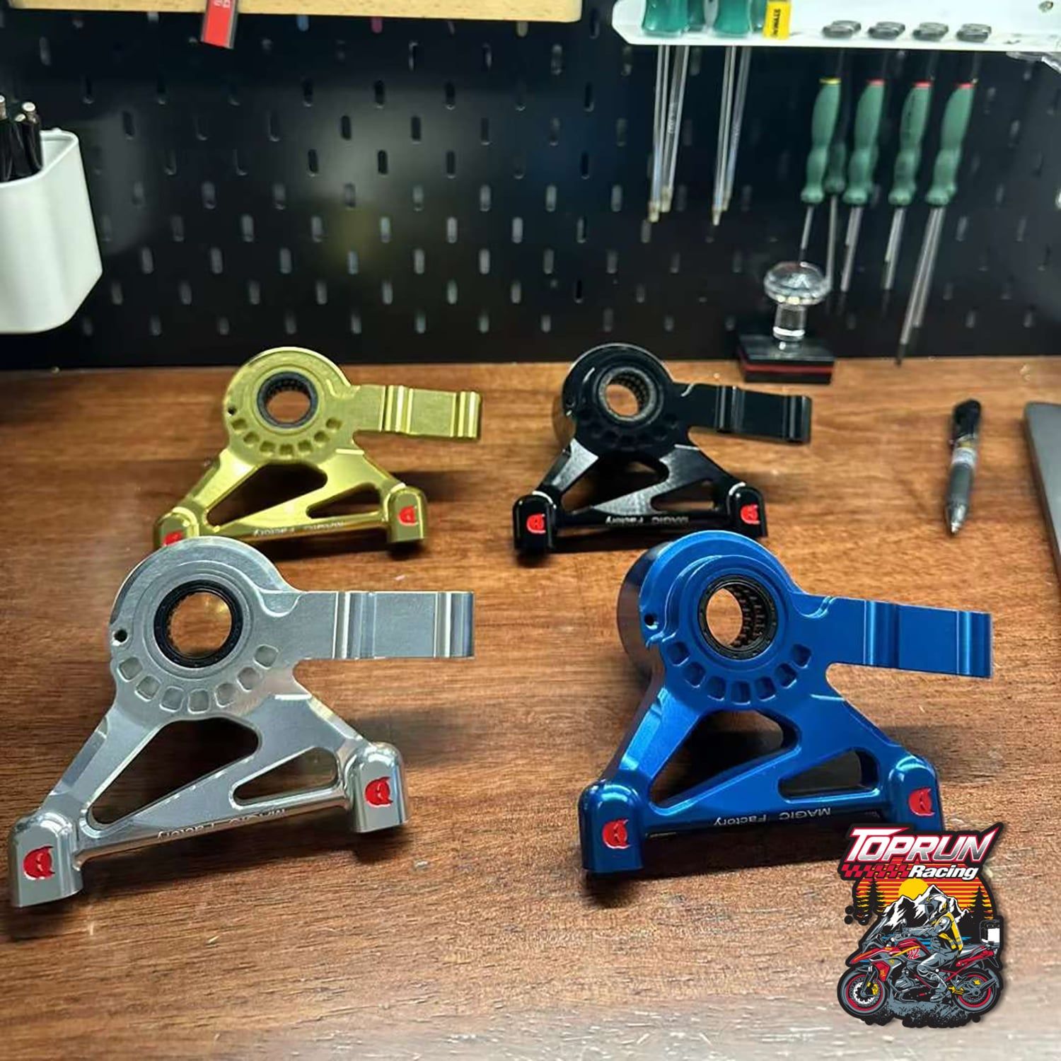  Gá heo Vespa Magic Factory 4pis 100mm 