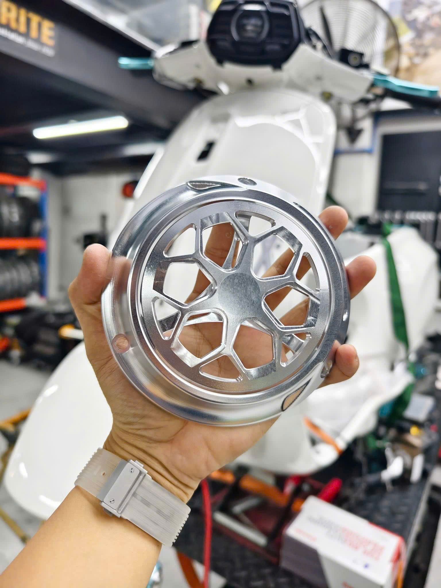  Ốp quạt CNC TR Factory cho Vespa 