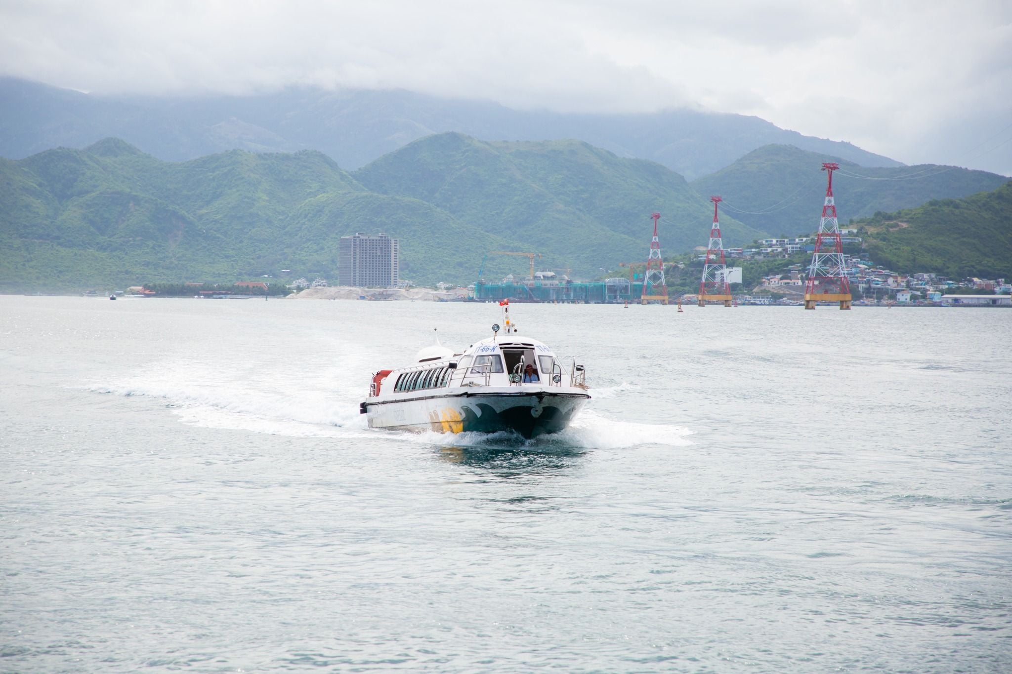 Vé cáp treo Vinpearl Harbour Nha Trang