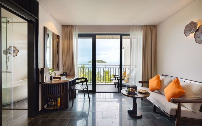 villa Oceanfront Nha Trang khác gì resort Nha Trang