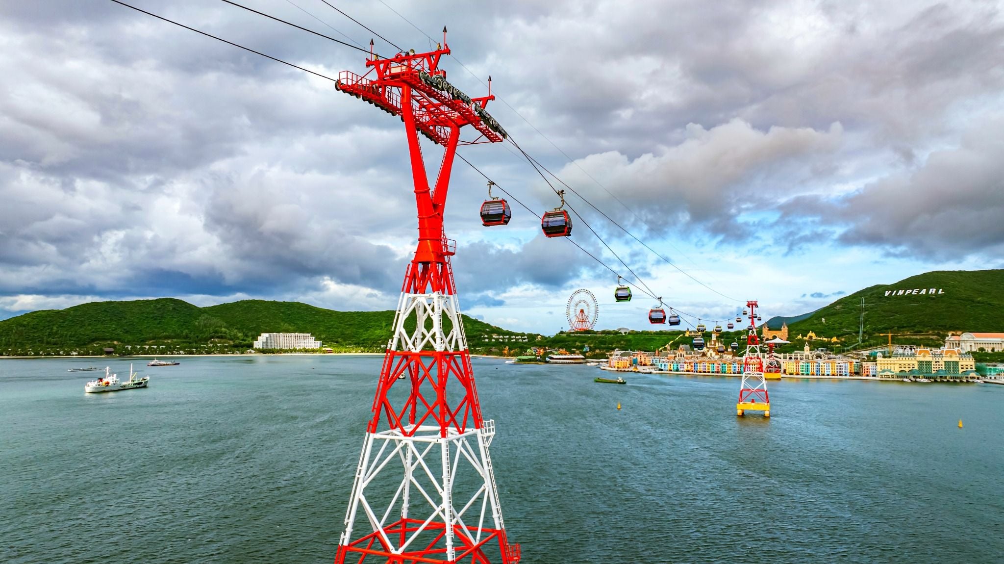 Vé cáp treo Vinpearl Harbour Nha Trang