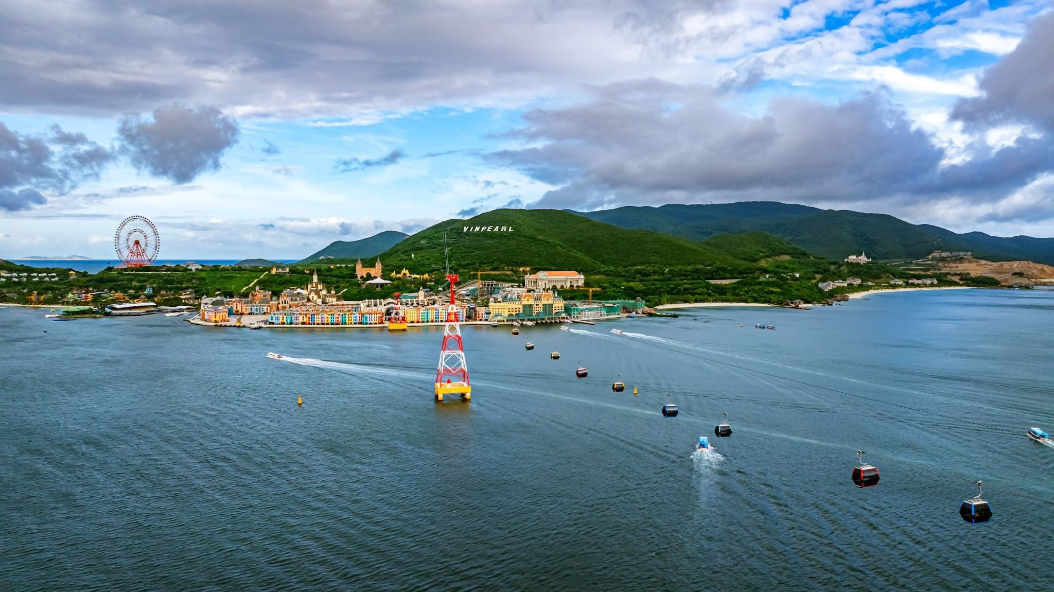 Vé cáp treo Vinpearl Harbour Nha Trang