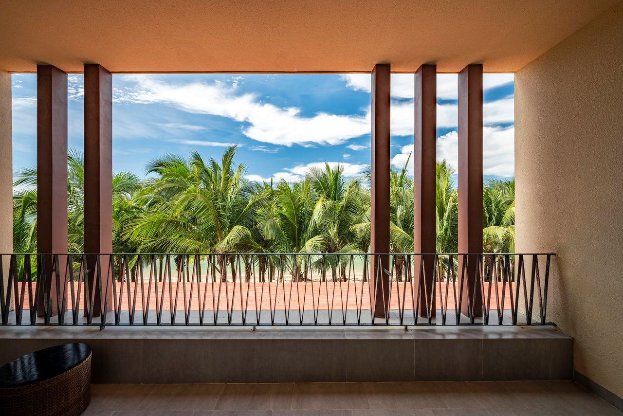 Dusit Princess Moonrise Beach Resort Phú Quốc