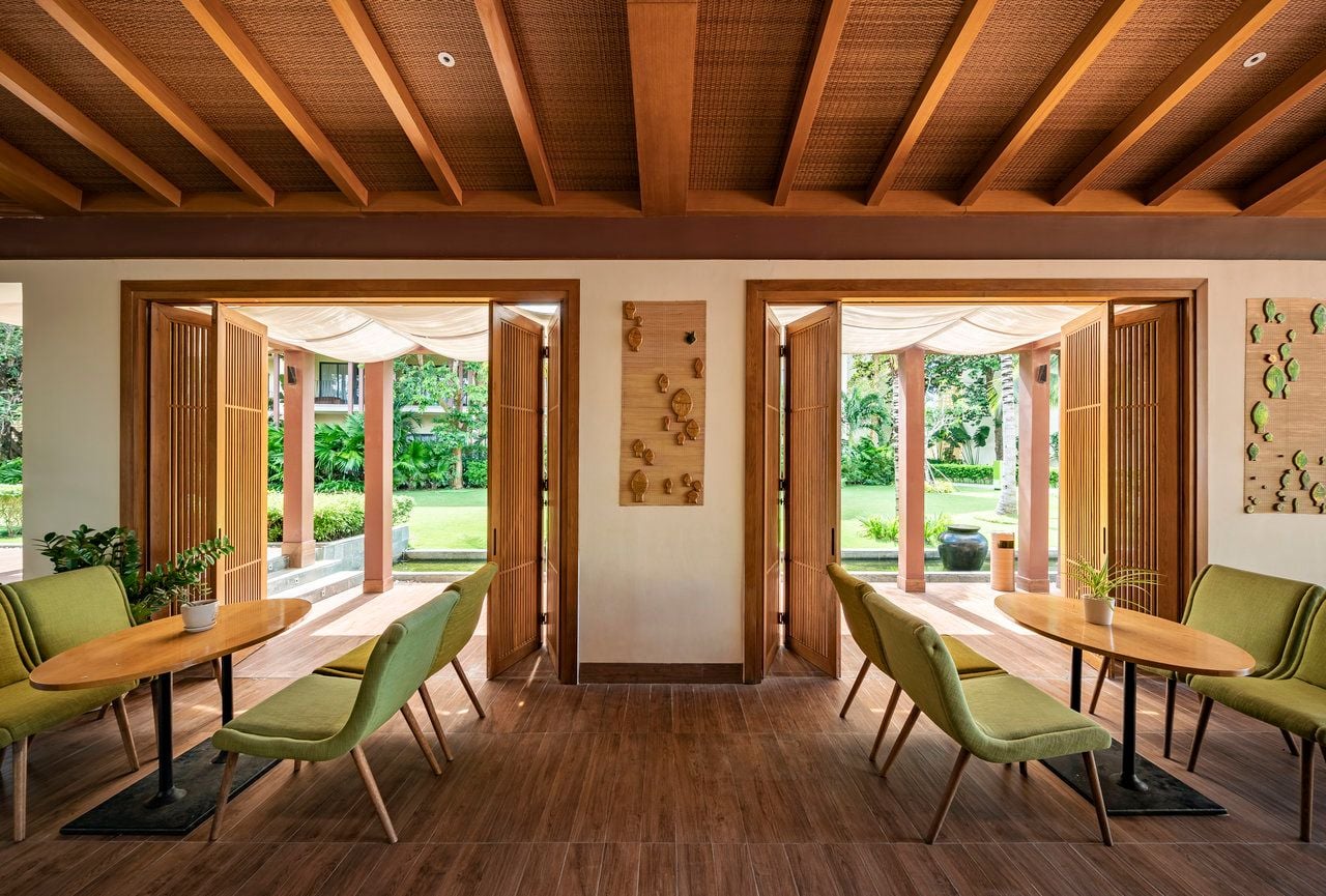 Dusit Princess Moonrise Beach Resort Phú Quốc