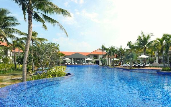 Hồ bơi tại Furama Resort & Villas Đà Nẵng